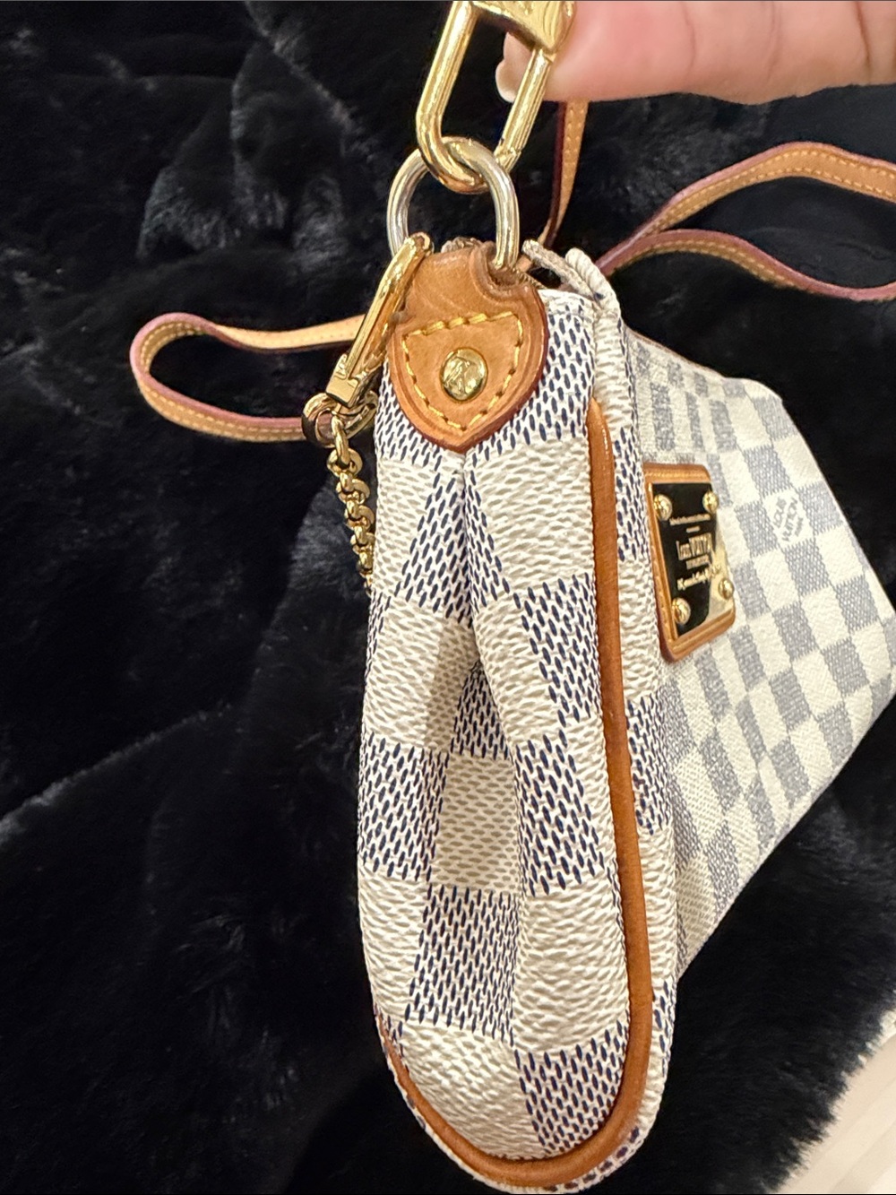 Louis Vuitton Damier Azur Crossbody Bag with Gold Hardware and Tan Strap - Picture 11 of 11